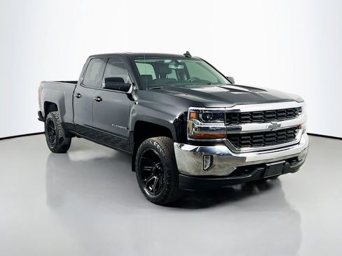 Used 2017 Chevrolet Silverado 1500 LT w/ All Star Edition image 3