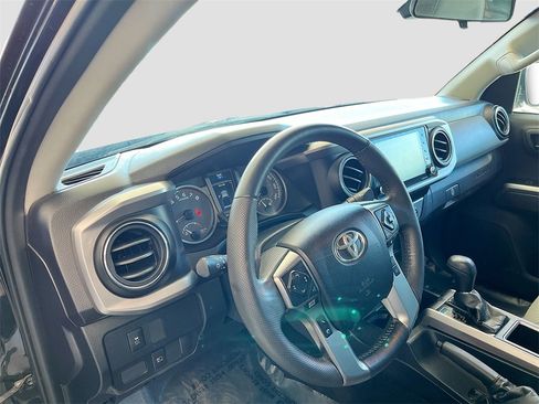 Used 2021 Toyota Tacoma SR5 image 9