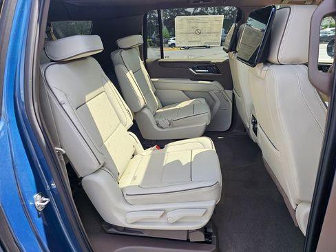 New 2026 GMC Yukon XL Denali AWD/4WD image 12