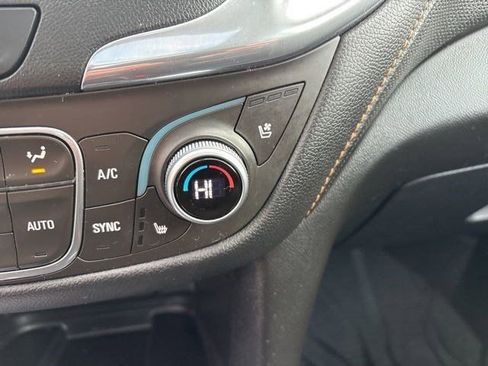 Used 2018 Chevrolet Equinox Premier image 26