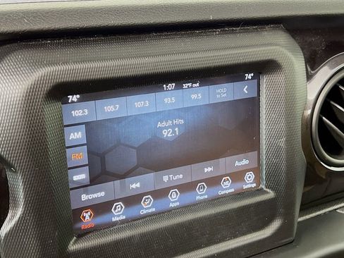 Used 2020 Jeep Wrangler Sport AWD/4WD image 15