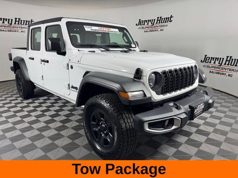Used 2024 Jeep Gladiator Sport AWD/4WD image 6
