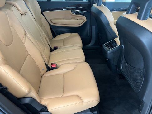 Used 2018 Volvo XC90 T6 Momentum w/ Momentum Plus Package AWD/4WD image 24