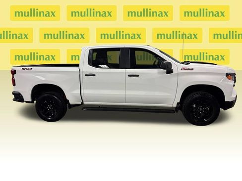 Used 2023 Chevrolet Silverado 1500 Custom Trail Boss AWD/4WD image 23