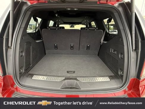 Used 2024 Chevrolet Suburban RST w/ Luxury Package AWD/4WD image 36