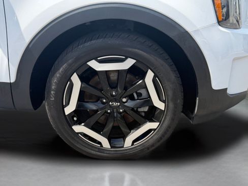 Certified 2024 Kia Telluride EX FWD image 17