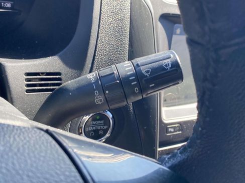 Used 2018 Ford Explorer XLT w/ Equipment Group 202A image 28