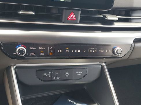 New 2026 Kia Carnival image 17