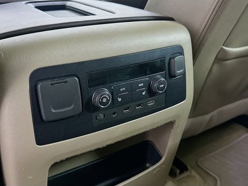 Used 2018 Chevrolet Tahoe LT image 27