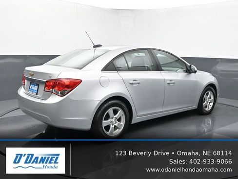 Used 2016 Chevrolet Cruze LT FWD image 6