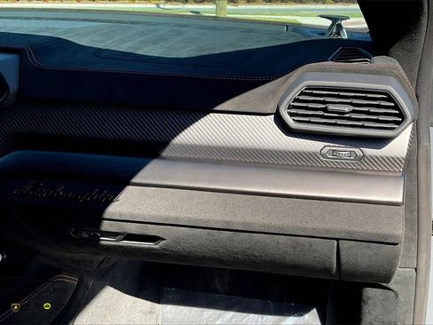 Used 2024 Lamborghini Urus Performante image 16
