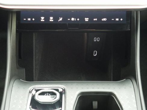 Used 2025 Jeep Wagoneer S Launch Edition image 24