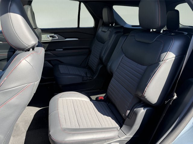 New 2026 Ford Explorer ST-Line w/ ST-Line Street Pack AWD/4WD image 10