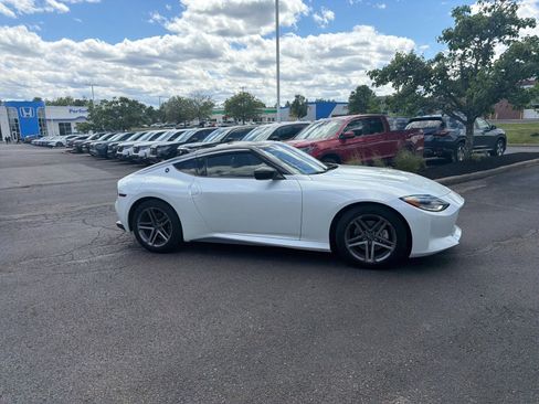 Used 2024 Nissan Z Sport w/ Floor Mat Package RWD image 16