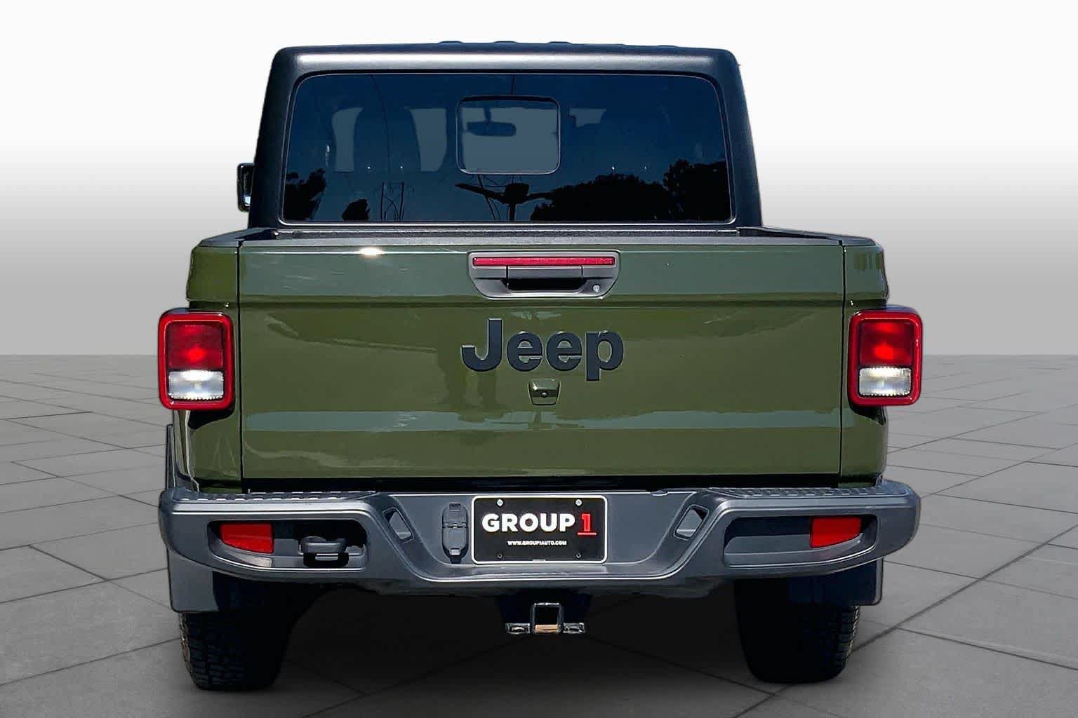 Used 2022 Jeep Gladiator Sport AWD/4WD image 4