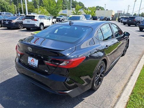 Used 2025 Toyota Camry SE w/ Convenience Package FWD image 7