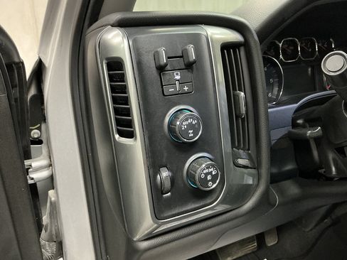 Used 2018 Chevrolet Silverado 1500 LT w/ All Star Edition AWD/4WD image 11