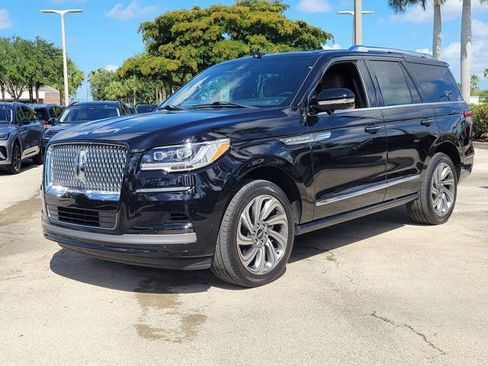 Certified 2023 Lincoln Navigator Reserve AWD/4WD image 3