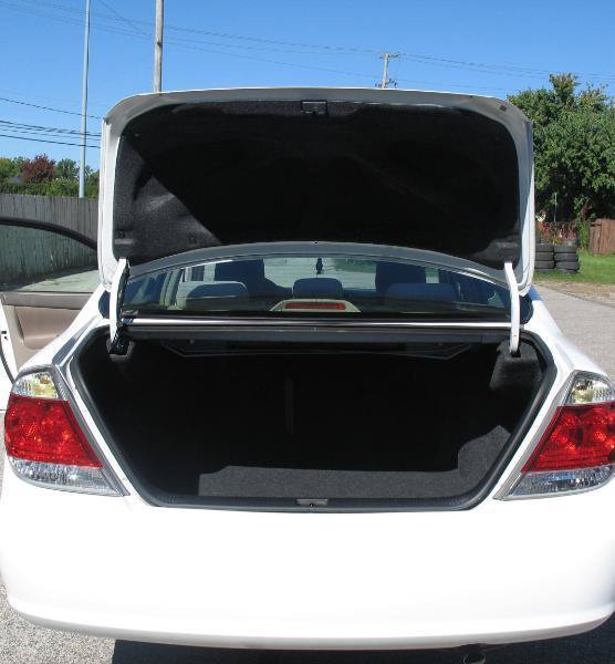 Used 2005 Toyota Camry LE FWD image 9