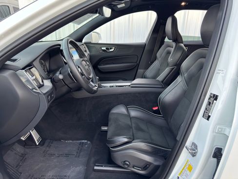 Used 2019 Volvo XC60 T5 R-Design w/ Protection Package image 15