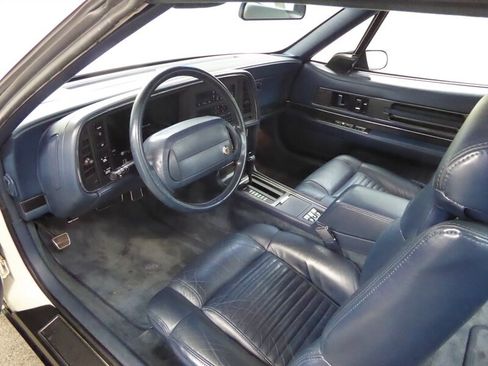 Used 1991 Buick Reatta Coupe image 14