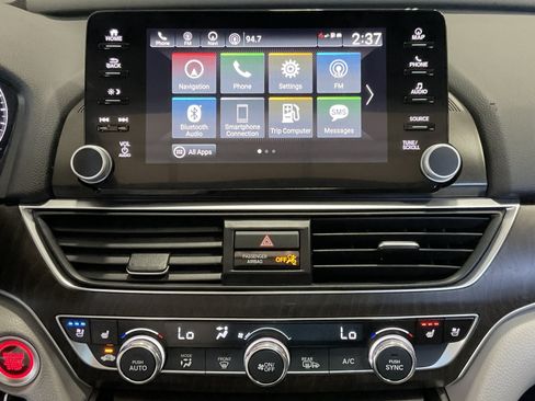 Used 2018 Honda Accord Touring image 17