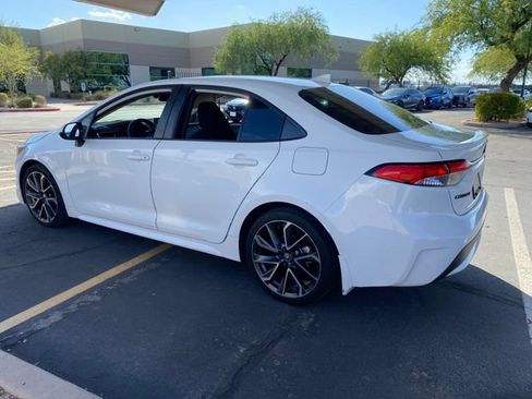 Used 2020 Toyota Corolla LE w/ Carpet Mat Package (TMS) FWD image 2