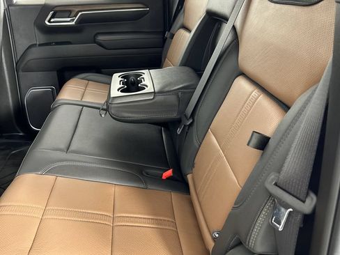 Used 2024 Chevrolet Silverado 1500 High Country w/ High Country Premium Package AWD/4WD image 18