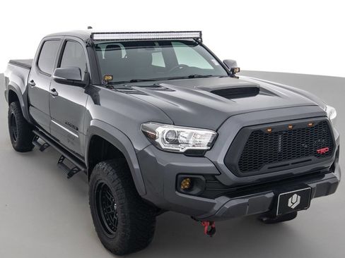 Used 2021 Toyota Tacoma TRD Sport image 1