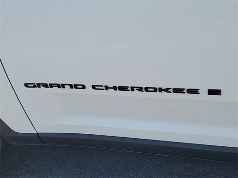 Used 2024 Jeep Grand Cherokee L Limited w/ Luxury Tech Group II image 29