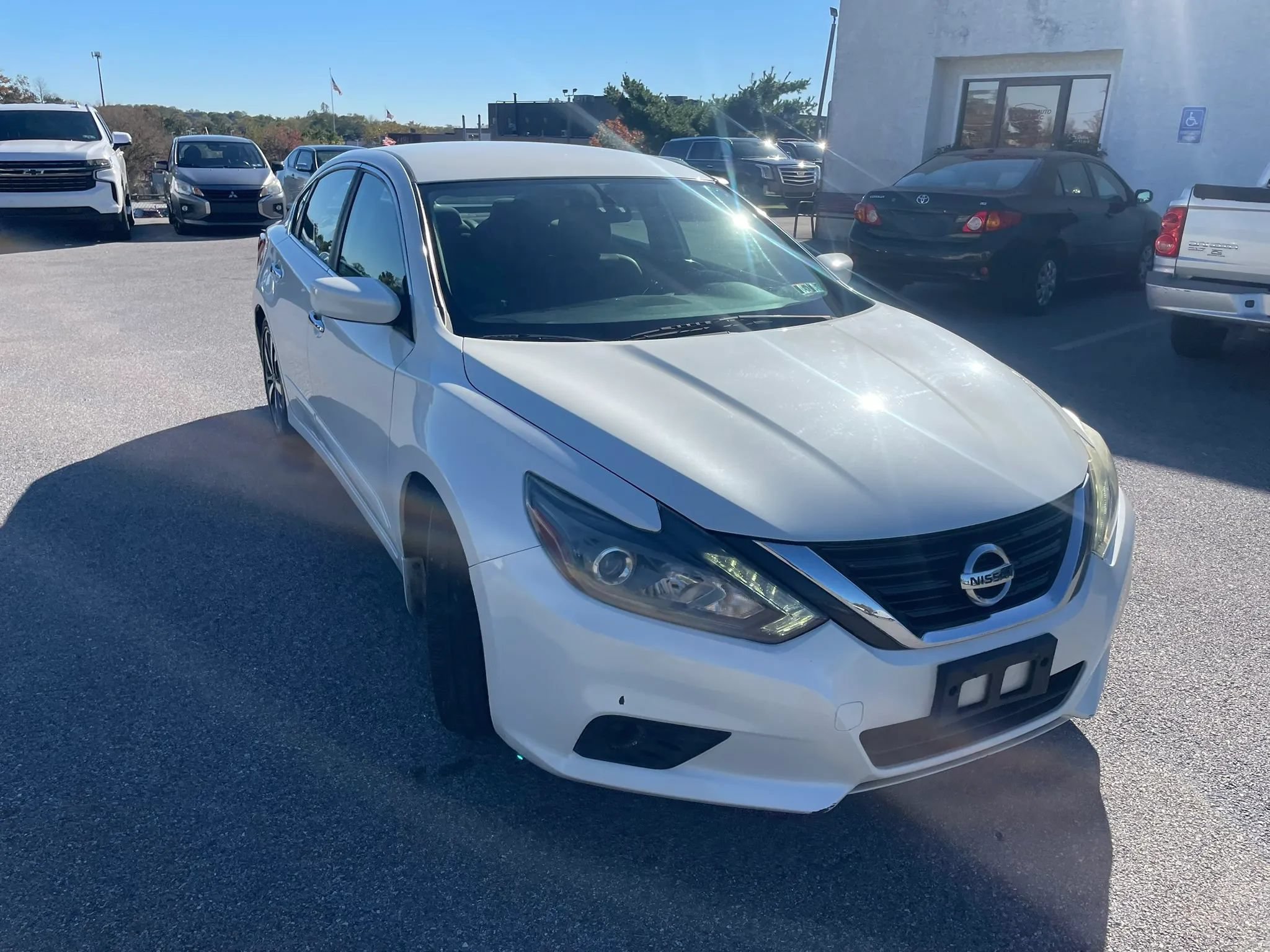 Used 2016 Nissan Altima 3.5 SR FWD image 29