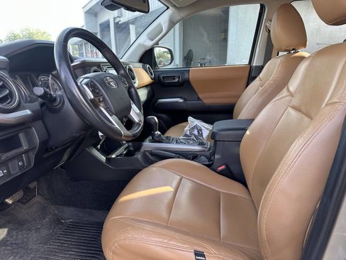 Used 2019 Toyota Tacoma SR5 image 5