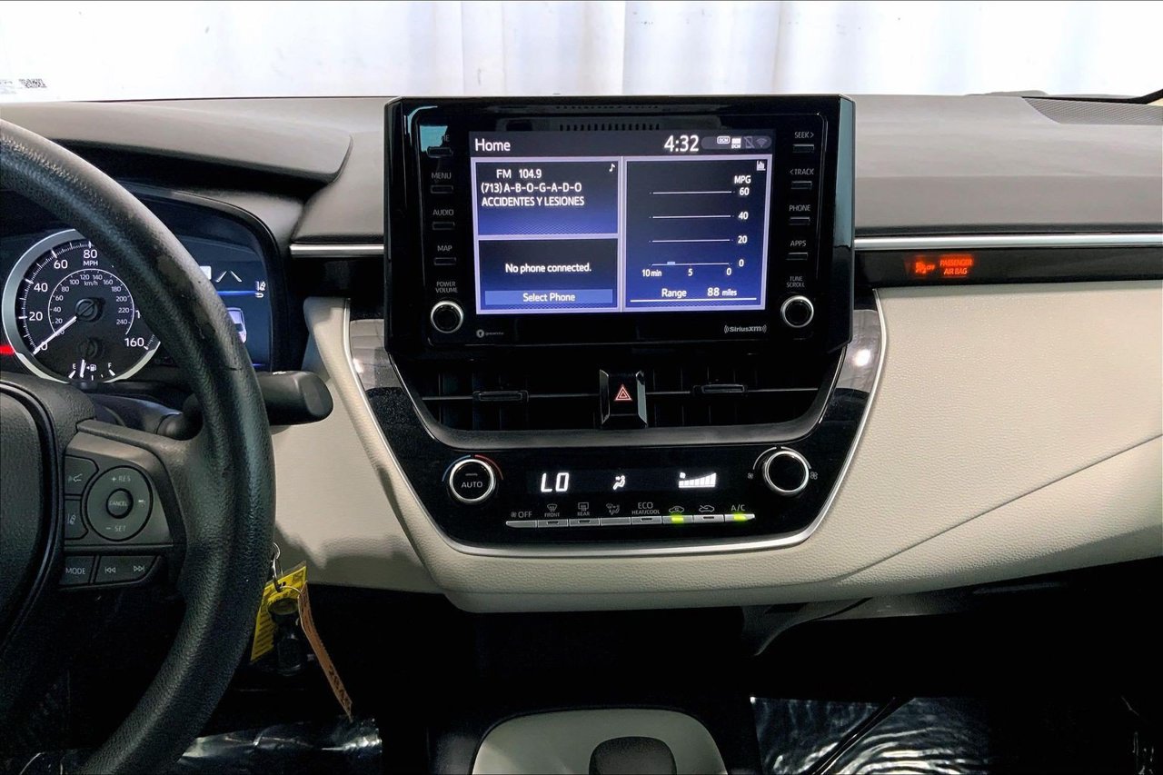 Used 2022 Toyota Corolla LE FWD image 5