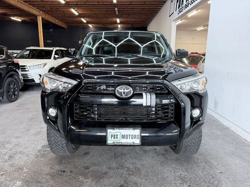 Used 2016 Toyota 4Runner 4WD image 3