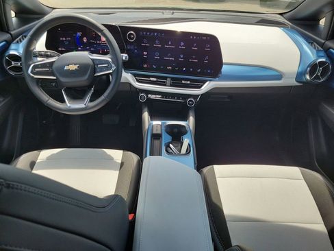 Used 2024 Chevrolet Equinox EV LT FWD image 11