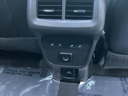 Used 2021 Chevrolet Equinox Premier image 27