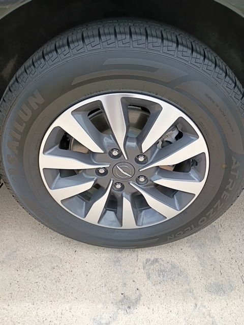 Used 2024 Chrysler Pacifica Limited FWD image 11