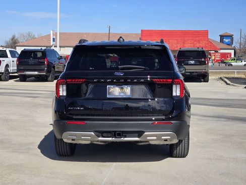 New 2026 Ford Explorer Active w/ Active Comfort Package RWD image 8