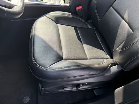 Used 2024 Ford Explorer Limited image 12