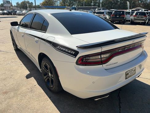 Used 2022 Dodge Charger SXT image 8