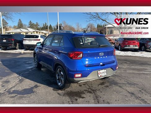 Used 2025 Hyundai Venue SEL image 7