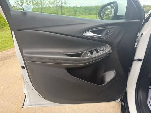 Used 2024 Buick Encore GX Sport Touring FWD image 23