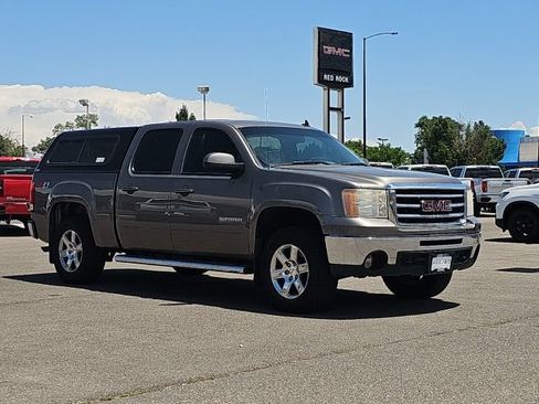 Used 2013 GMC Sierra 1500 SLT w/ SLT Convenience Package AWD/4WD image 2
