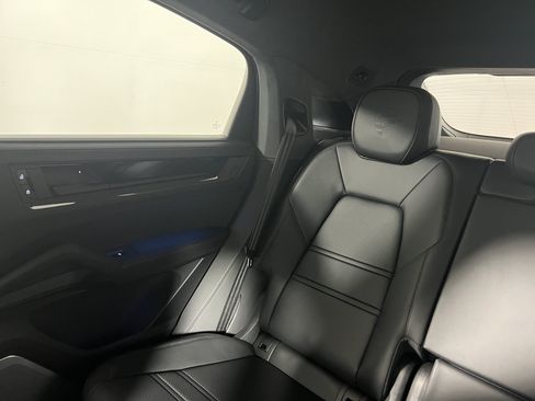 Certified 2026 Porsche Cayenne Turbo GT AWD/4WD image 15