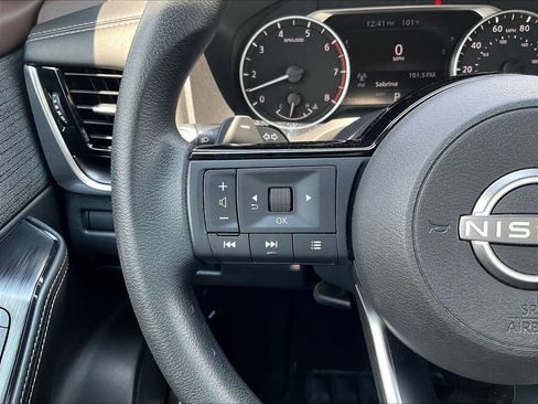 Used 2023 Nissan Rogue SV AWD/4WD image 25