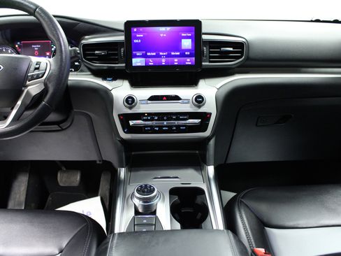 Used 2023 Ford Explorer XLT w/ Equipment Group 202A image 19