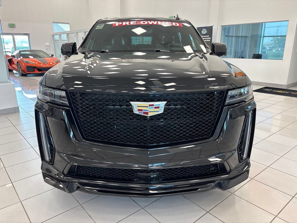Used 2024 Cadillac Escalade ESV V AWD/4WD image 11