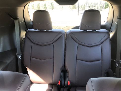Used 2022 Cadillac XT6 Premium Luxury FWD image 6