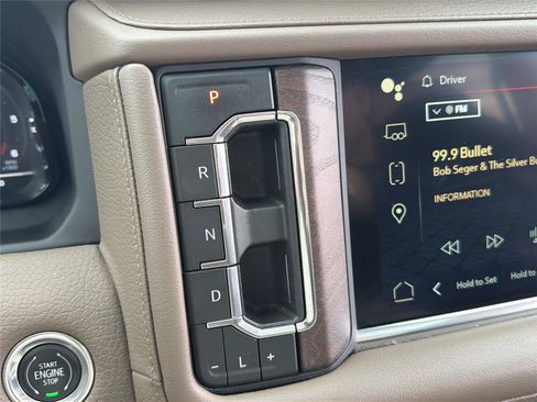 Used 2023 GMC Yukon Denali AWD/4WD image 16