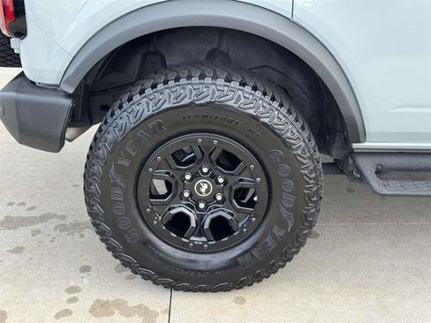 Used 2023 Ford Bronco Wildtrak image 7